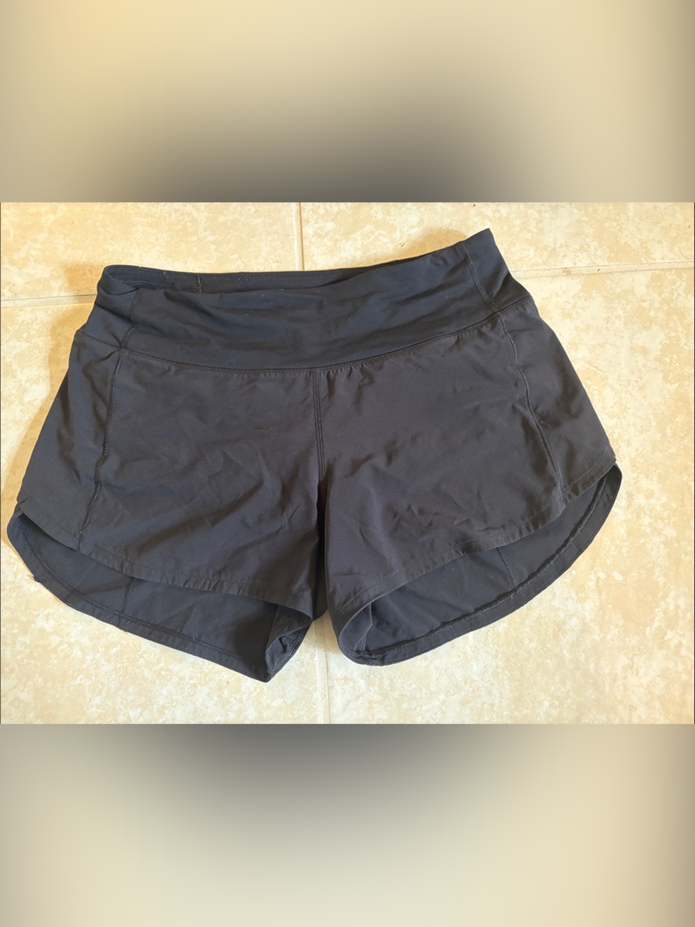 Lululemon Speed up Black Shorts 4” high rise size 6